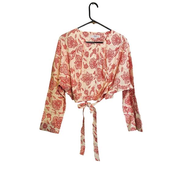 SAUNDERS COLLECTIVE Red Floral Long Sleeve Button Front Tie Waist Fredrique Top - Picture 3 of 11